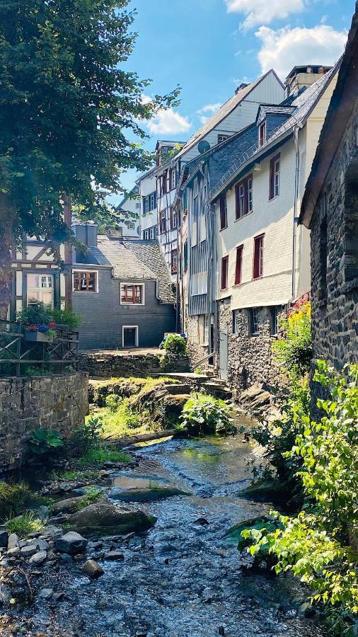 Villa Monschau-Auszeit: Historisch Wohnen Direkt Am Bach Esterno foto