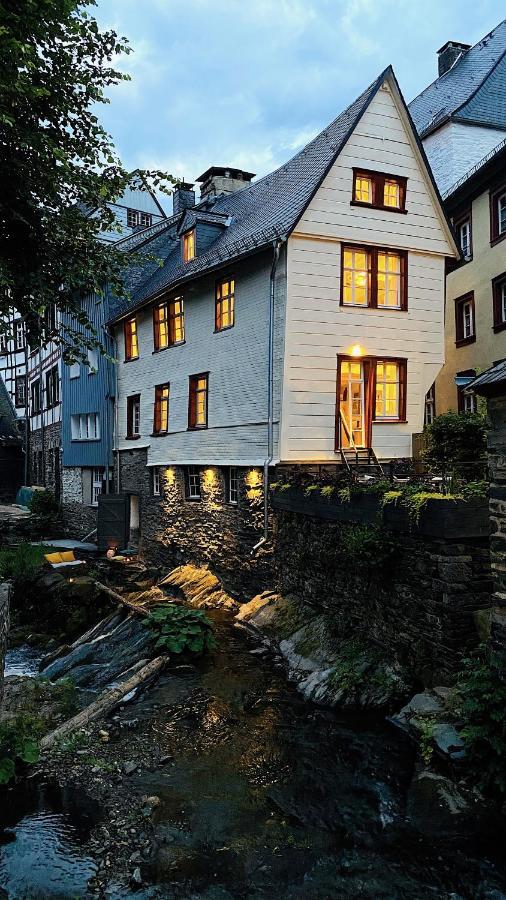 Villa Monschau-Auszeit: Historisch Wohnen Direkt Am Bach Esterno foto